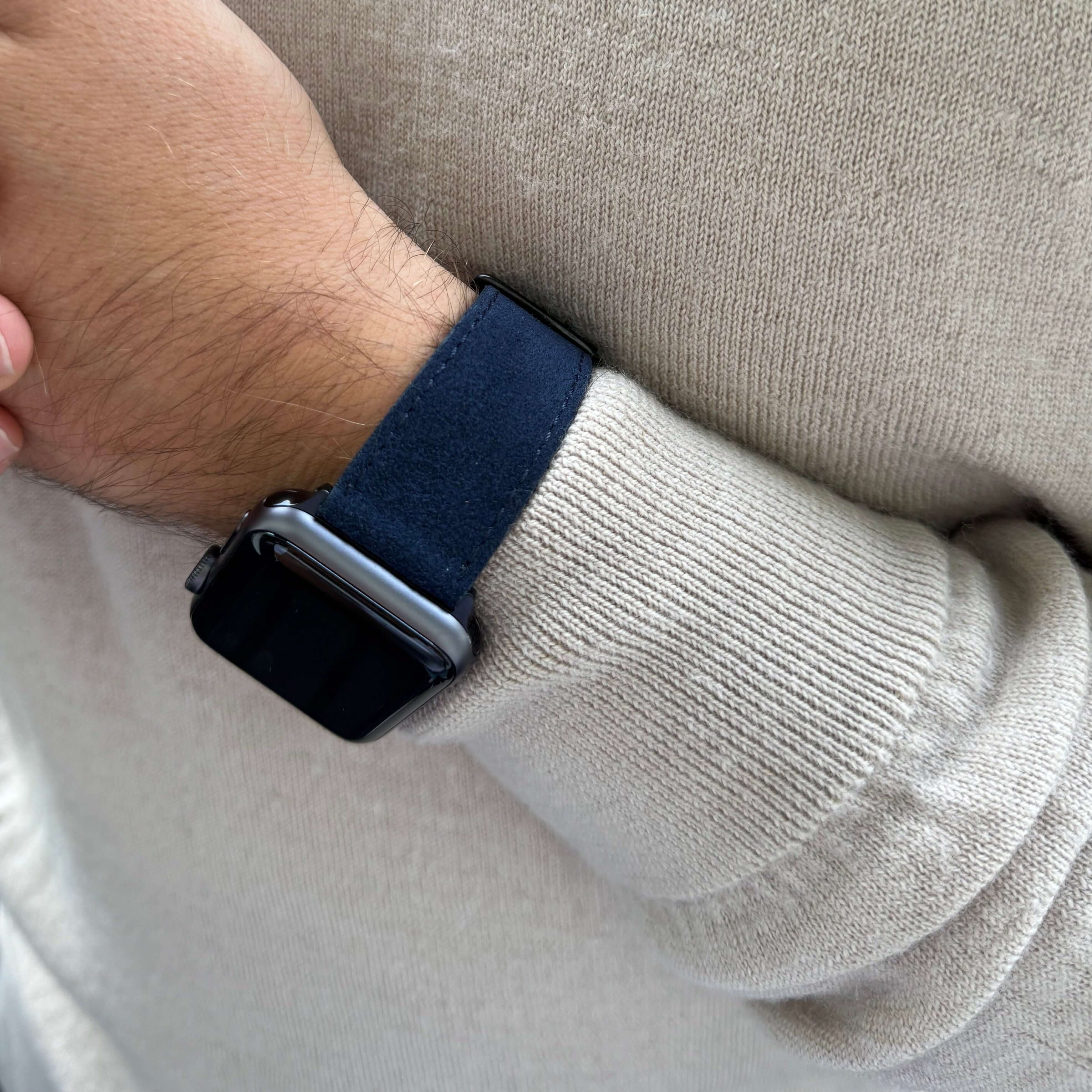 Alcantara – Apple Watch Armband in Blau - Image 3