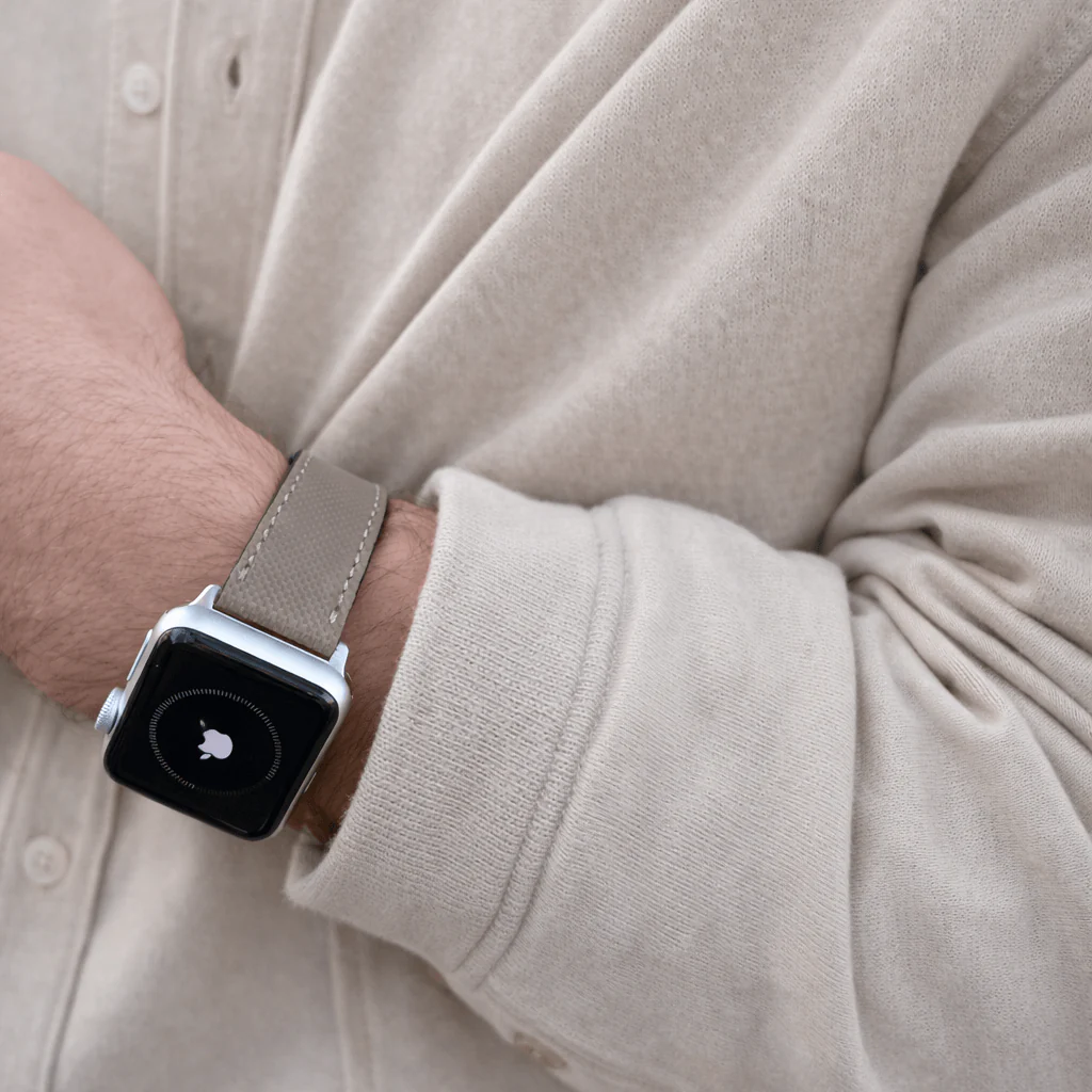 Beiges Apple Watch Lederarmband Wasserfest | Nautilus - Image 3